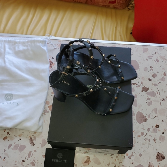 Versace MultiGalvanica Medusa Black/Gold Medallion Block Heel Leather Sandals - Picture 7 of 13